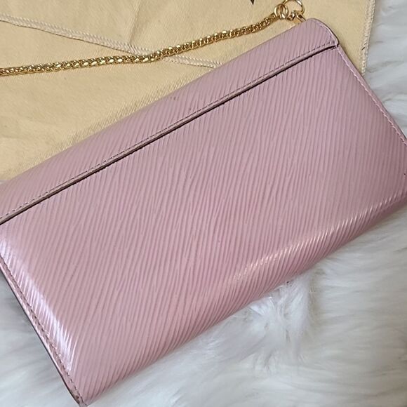 💯 Authentic Louis Vuitton Twist Wallet 🍀 - Picture 4 of 14